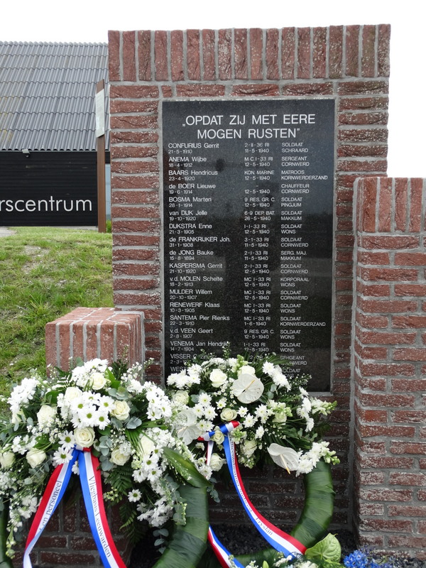 monument voor de gevallenen op en bij Kornwerderzand