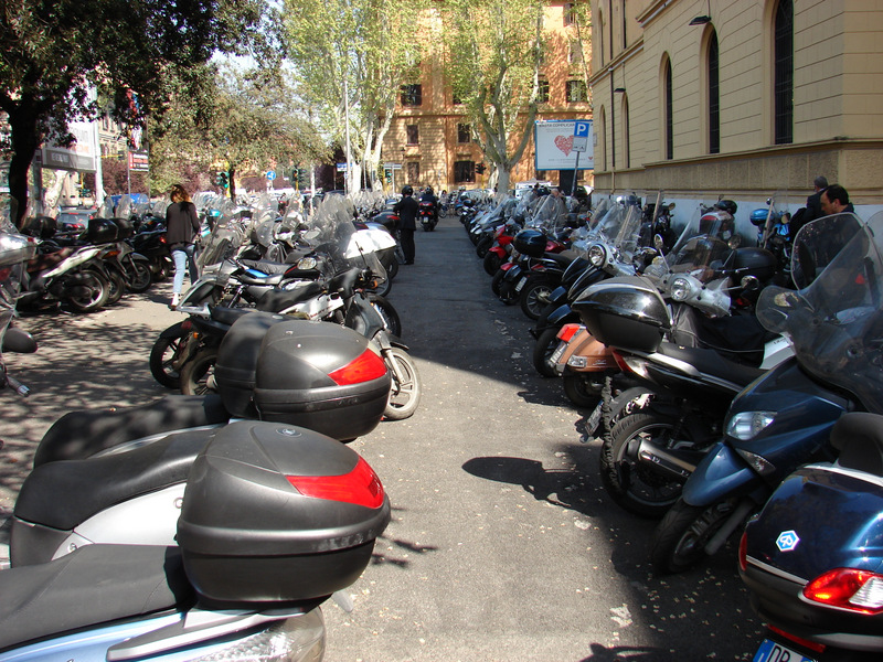 scooters bij Lepanto